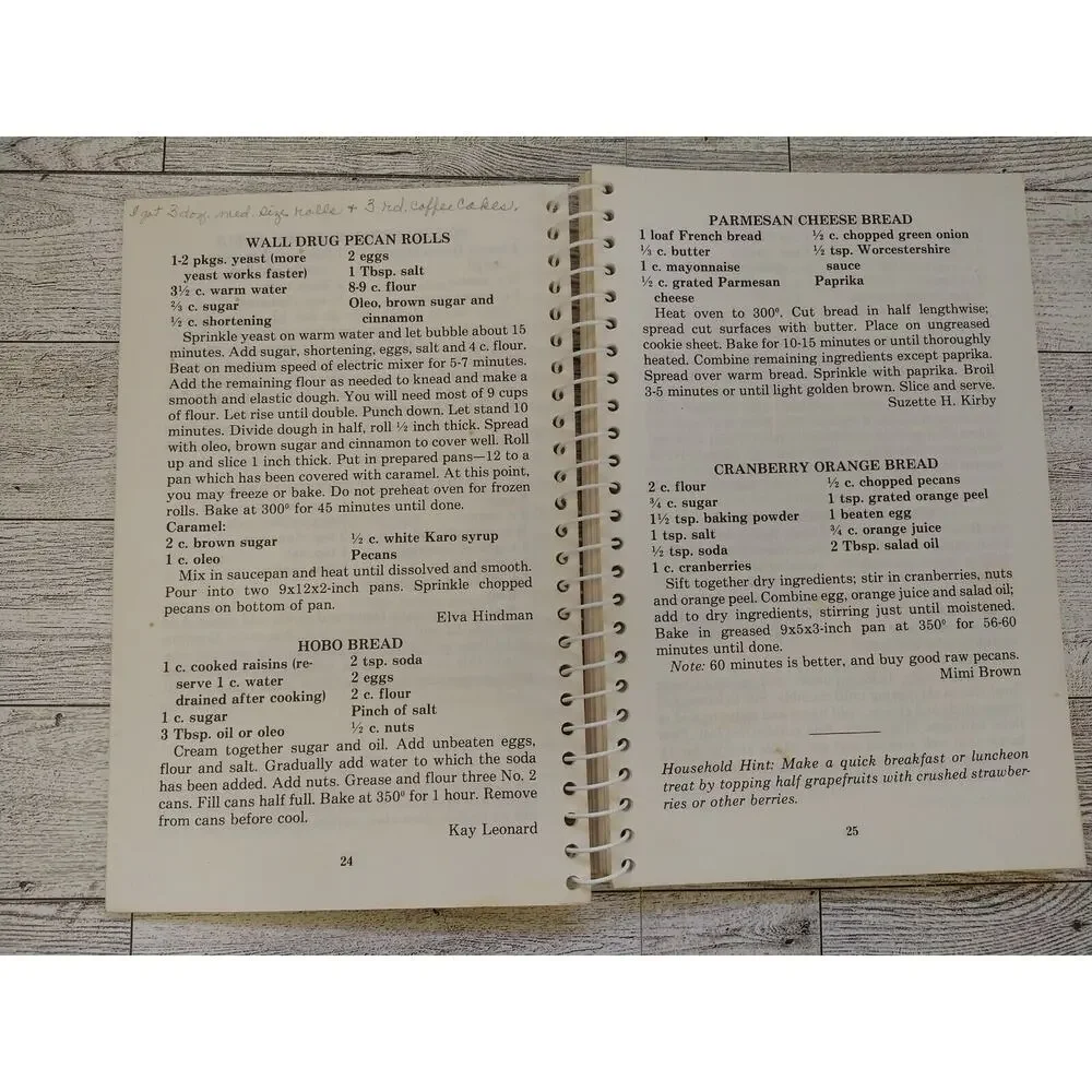 Wall Drug Store Cafe COOKBOOK South Dakota VTG 1980s Souvenir Pecan Rolls Recipe